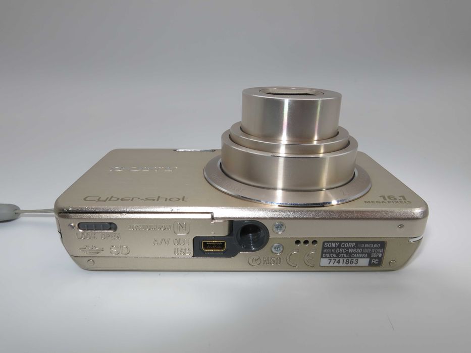 Sony Cyber-shot DSC-W630 ултра компактен и стилен фотоапарат, цифрова камера в отлично състояние като НОВА,  16MP и 5х оптично увеличение