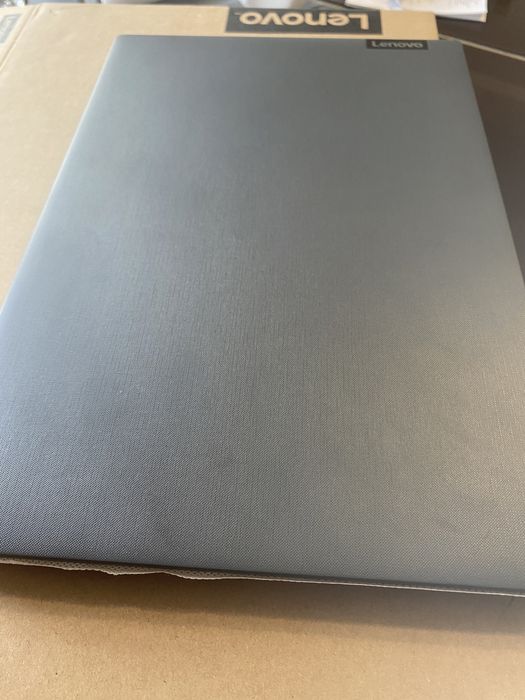 Laptop Lenovo V15IIL