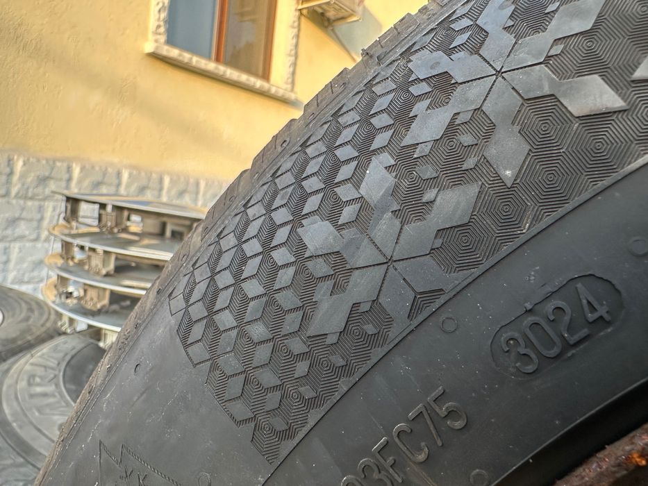 Гуми с джанти за Пежо 4008 215/70/16