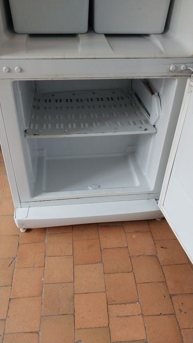 Продам холодильник Индезит  в отличном состоянии