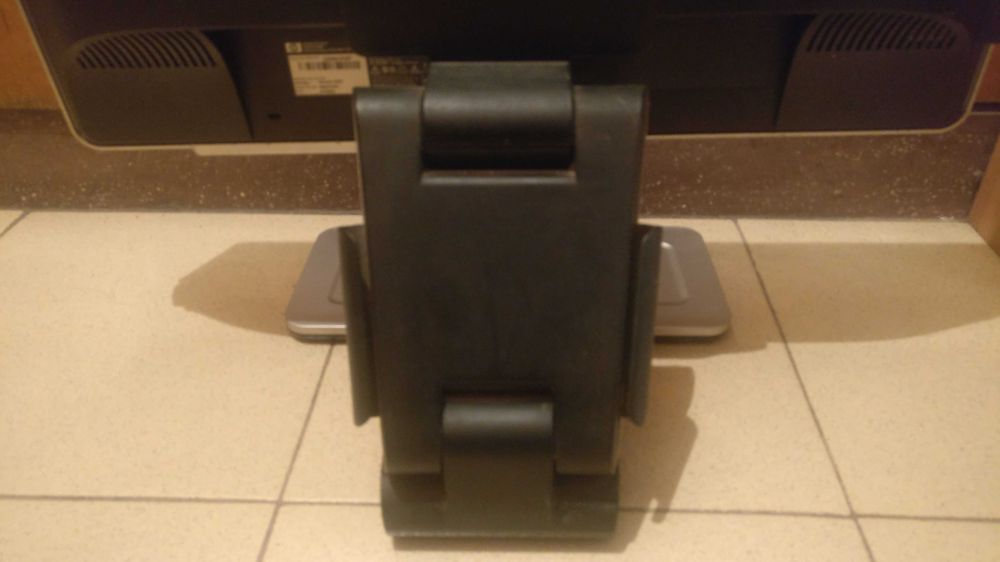 Монитор  HP w2207h