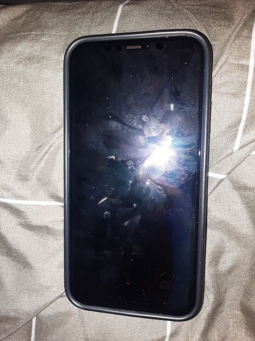 Айфон  11 черный