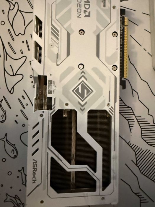 продавам AMD Radeon RX 9060 XT Steel Legend 16GB OC