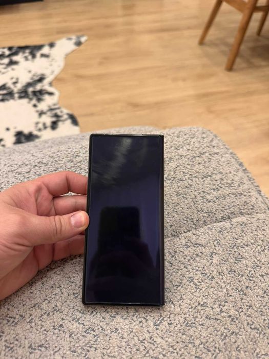 Huawei Mate XT Ultimate Design — 1 ТБ
