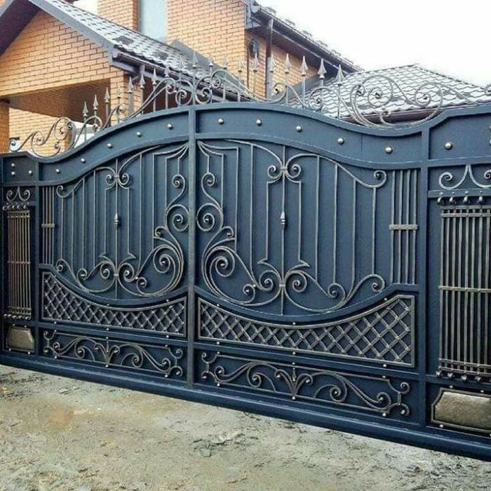 Garduri , porți  balcoane din fier forjat