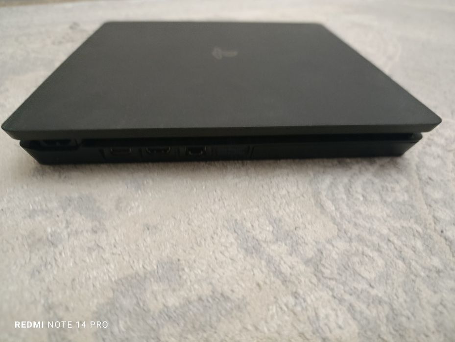 Playstation 4 Slim