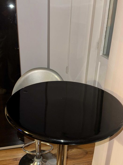 Set masa + 2 scaune inalte reglabile bar