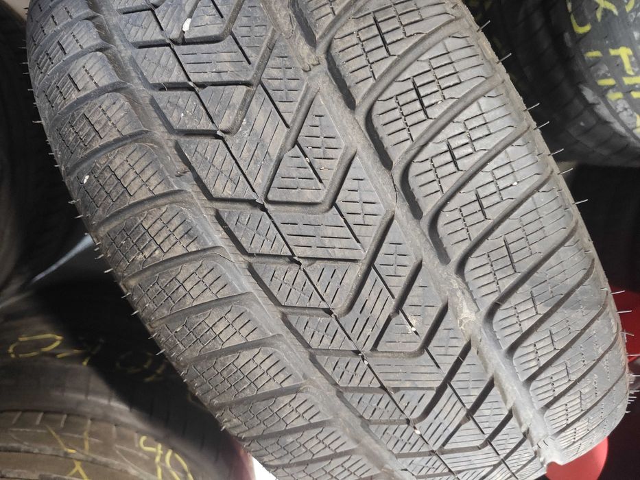 4бр.зимни гуми 235/50/20-255/45/20 Pirelli спорт пакет