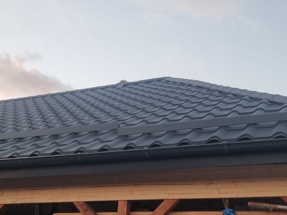 Executam acoperisuri servicii de reparatii acoperis, reparatii la urg