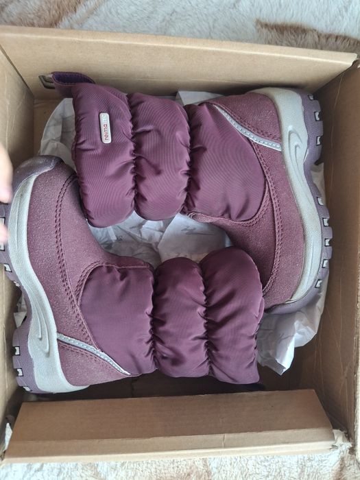 Продам дутики Reima