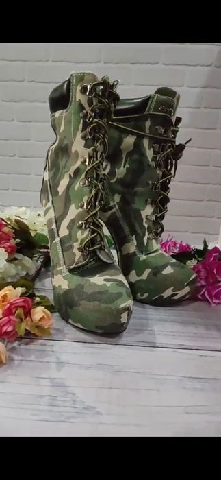 Стрипы, обувь для танцев на пилоне.