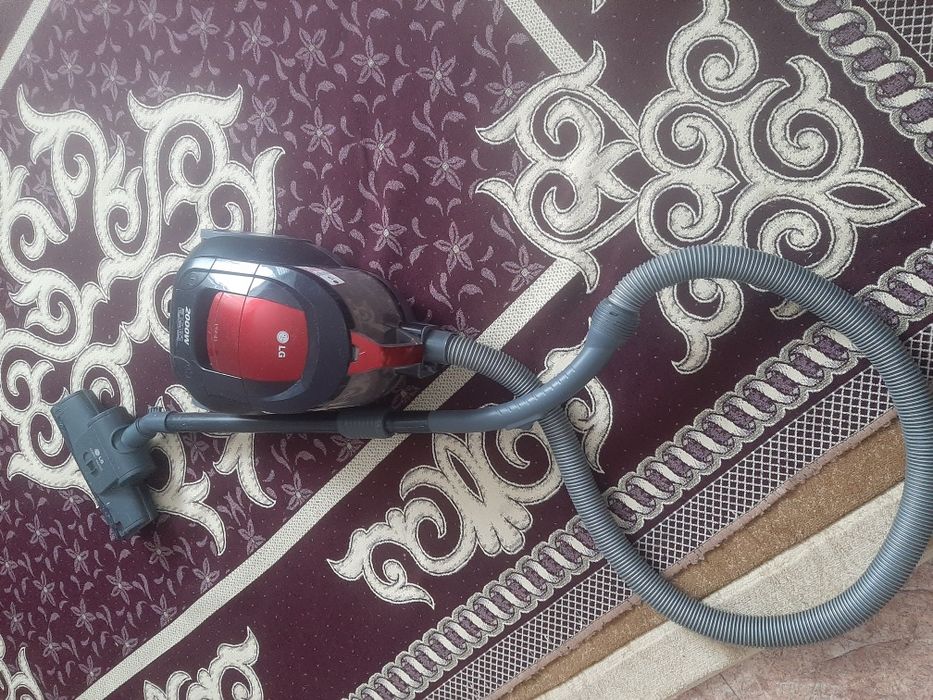 Пылесос в отличном состояние давление  хорошее