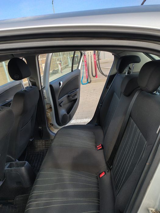 Vand mașina în stare bună