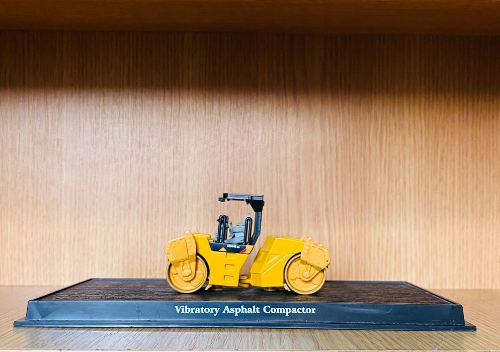 Machetă (hidraulic) Excavator/Buldozer, etc. (CAT)- PRODUS NOU