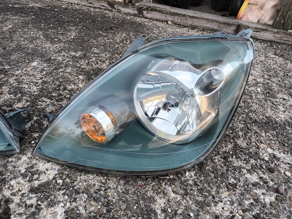 ляв и десен фар за форд фиеста FORD FIESTA V