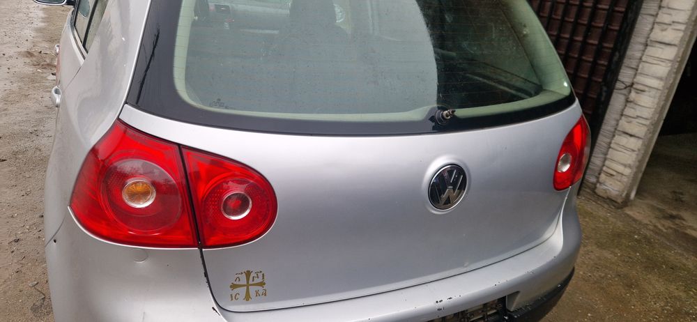 Dezmembrez golf 5 1.6mpi