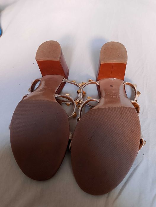 Оригинални сандали - Valentino Garavani Rockstud