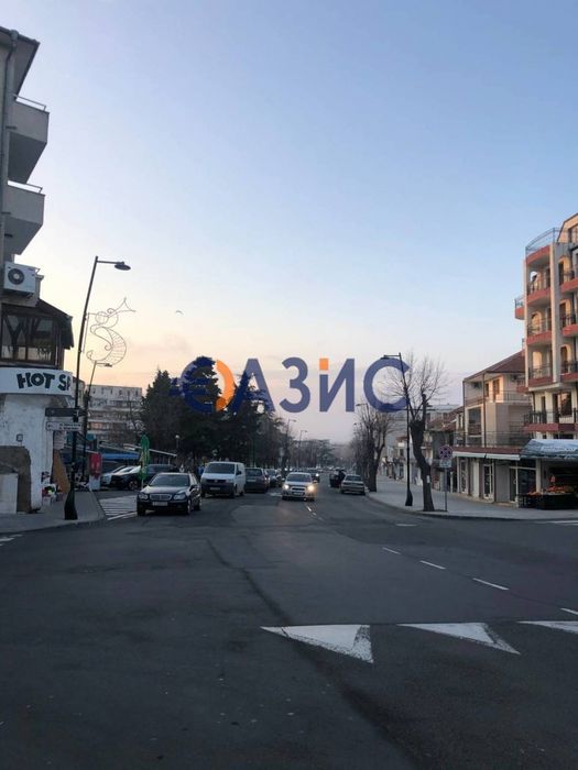 Заведение в центъра на Несебър (67 кв. м + 40 кв. м) с действащ