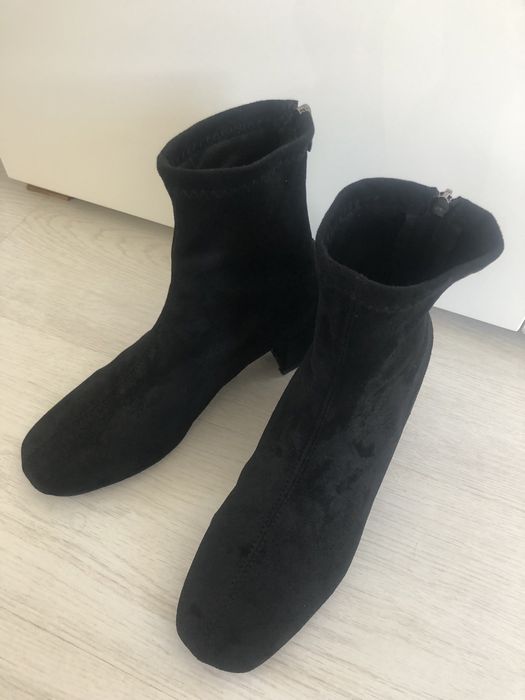 Елегантни боти велур
