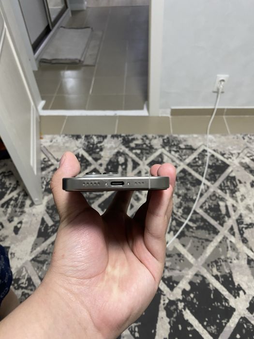 Продам айфон 16 про