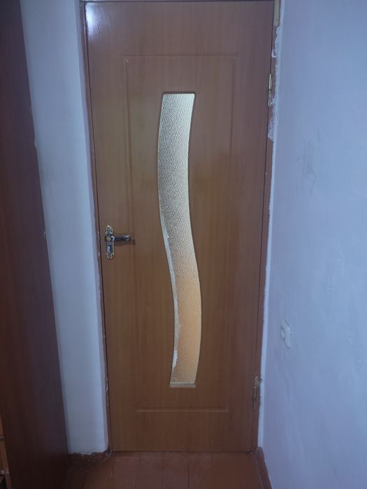 Продам б/у межкомантные двери