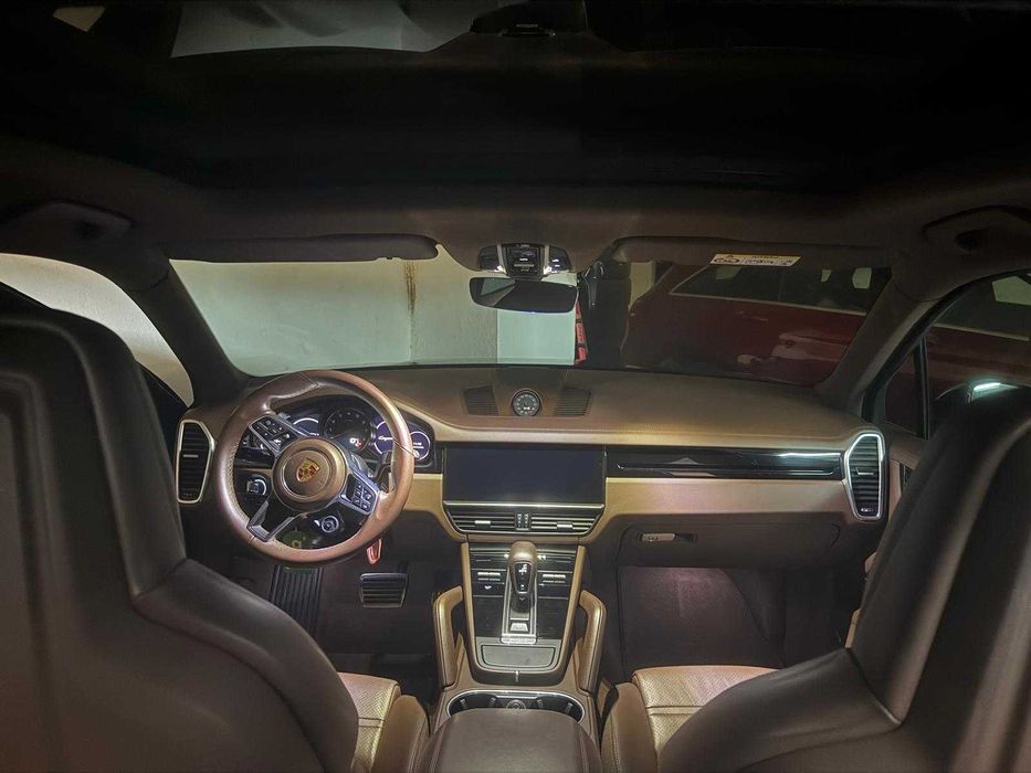 PORSCHE Cayenne 2021 — imagine 3