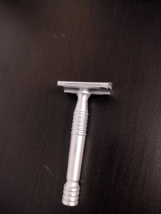 Aparat de ras Razorock Lupo