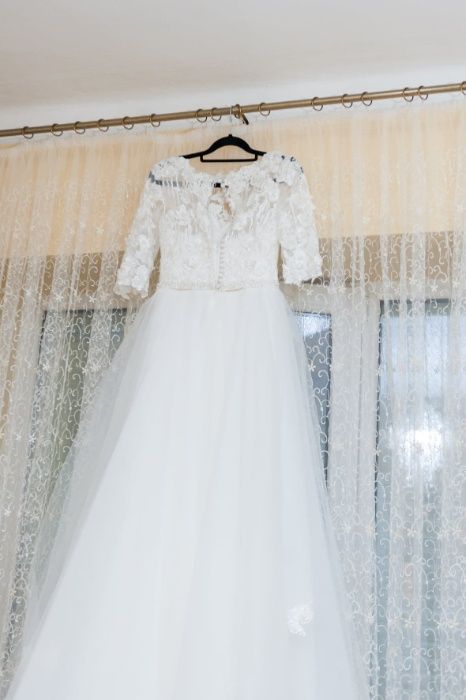Vând rochie de mireasă