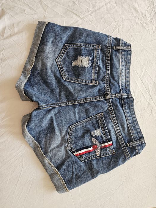 Продам шорты джинса новые 2000