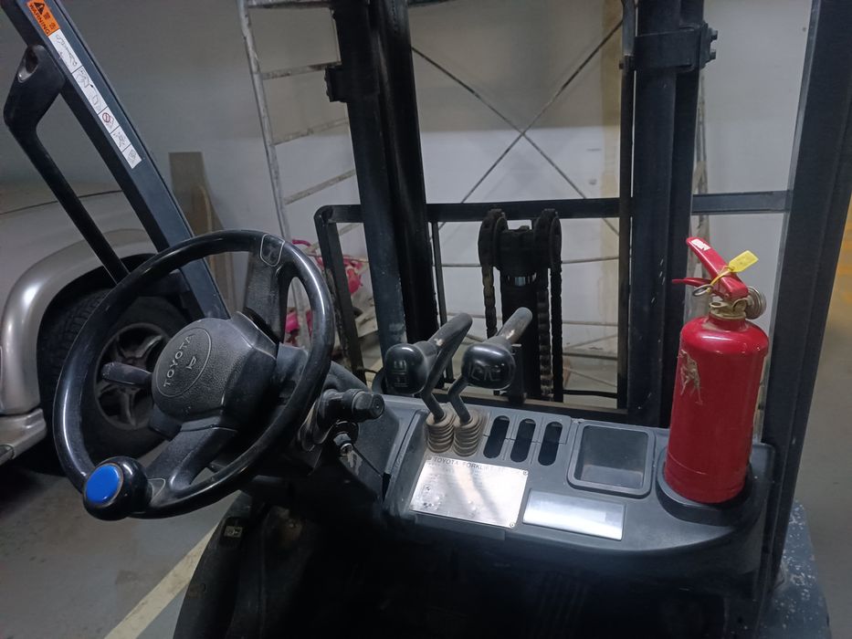 Погрузчик вилочный