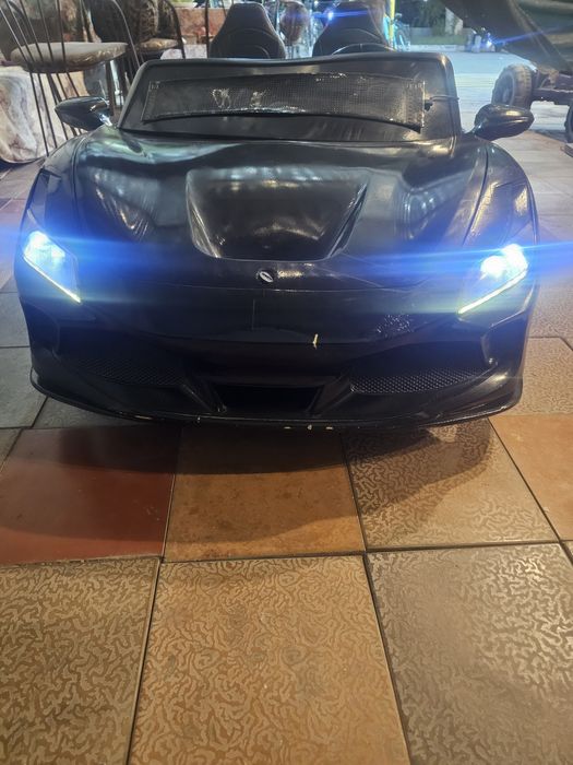 F8 ferrari sotiladi