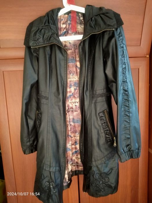 Продам верхюю одежду