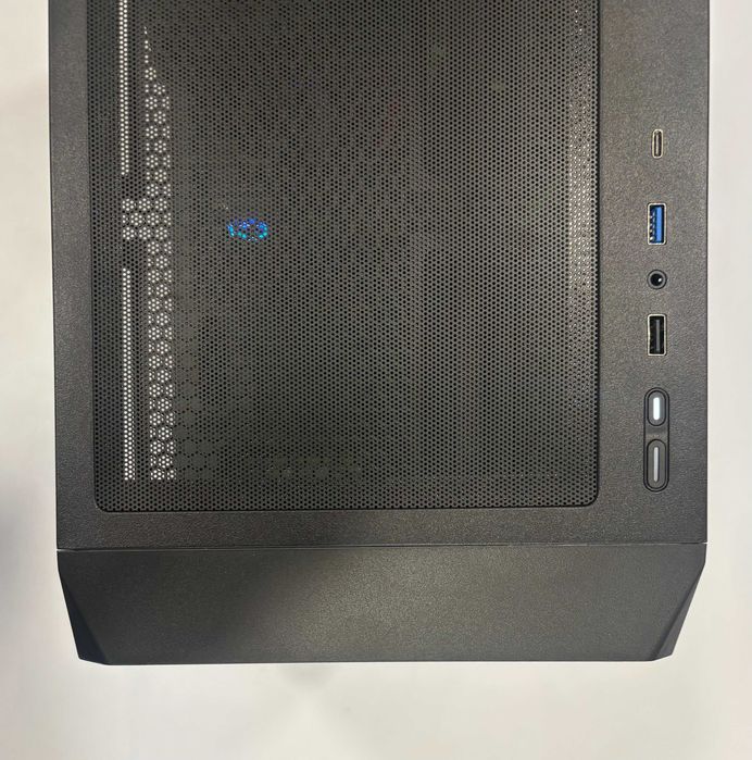 Геймърски компютър AMD Ryzen 7 5700X, RTX 5060 Ti 8GB, 16GB ram