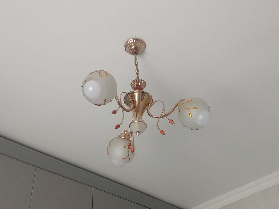 Срочно продаю люсту за 5000 тг