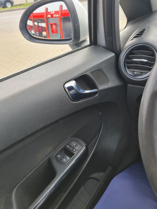 Vand Opel Corsa D 1.2 benzină – 2007 – AC funcțional – set roți iarnă + vară
