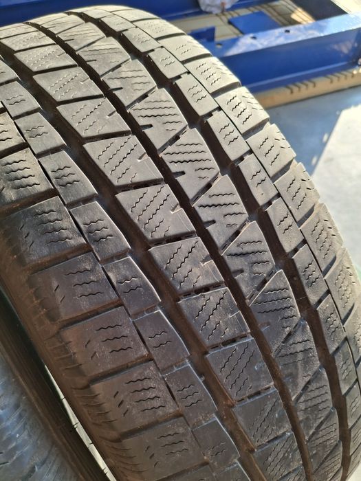 2 Anvelope M+S 235 65 r16C  Falken