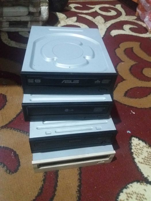 Продаются мониторы на запчасти