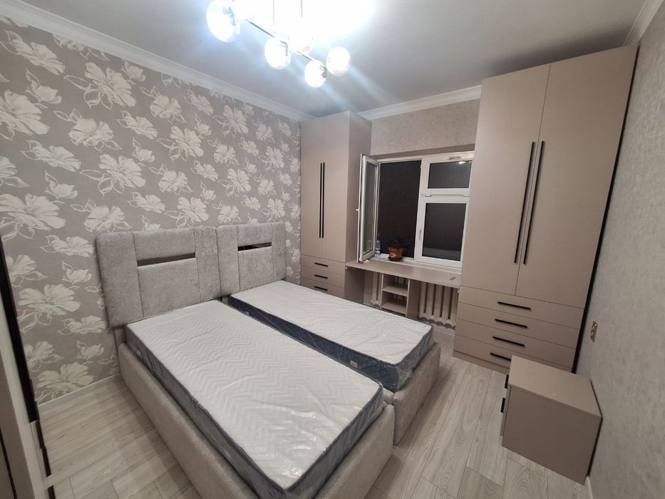 Кровать две штуки.
