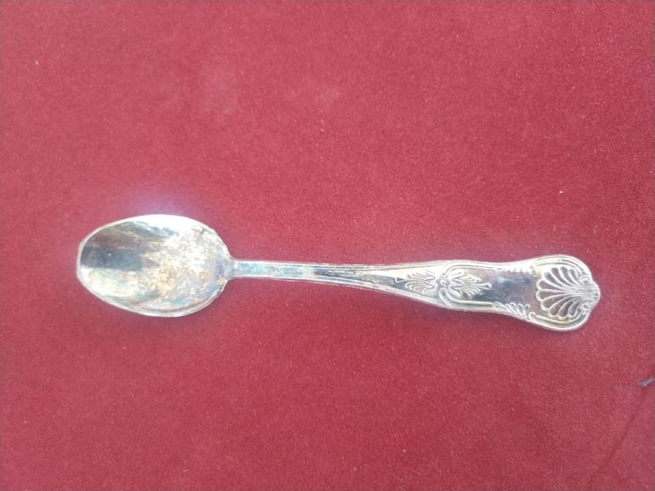 Италиански посребрени прибори за хранене 51 броя 
Комплекта е в кутия