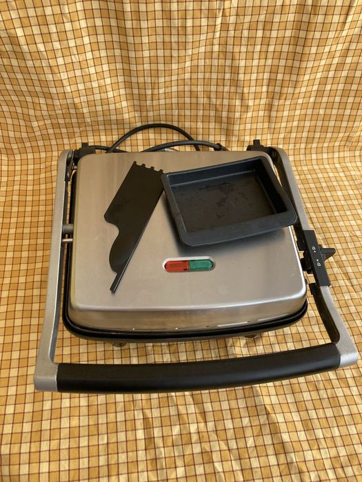 Grill electric. Grill inox