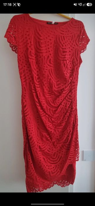 Rochie elegantă rosie dreaptă, M