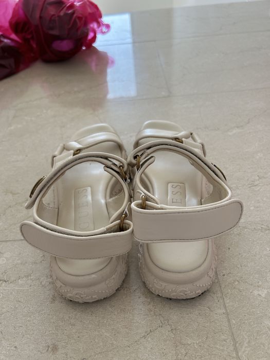 Дамски сандали Guess
