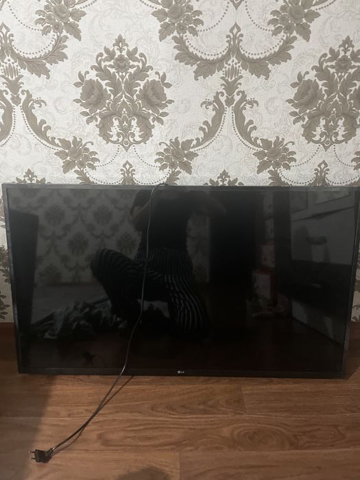 Продам смарт телевизор