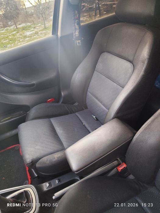 Продавам Сеат Леон само на части