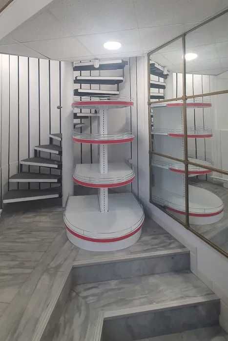 ПРОМО! Островен стелаж със заоблени рафтове