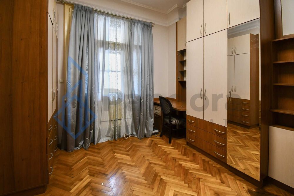 Дава се под наем Четиристаен апартамент в София, Център - 140 кв.м за 612 € - Снимка #4