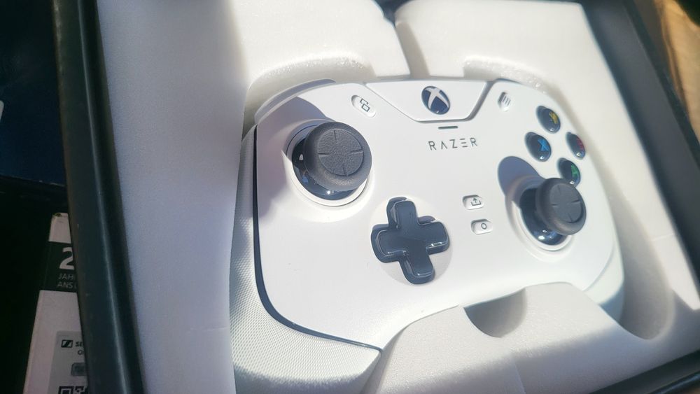 Геймърски Конролер Razer - Wolverine V2, бял, Xbox Series S/ X one /PC