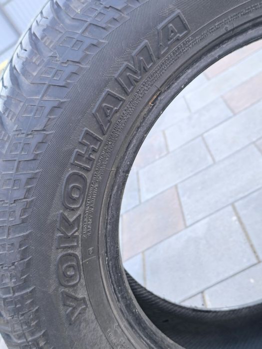 Продам резину yokohama 245/65R17