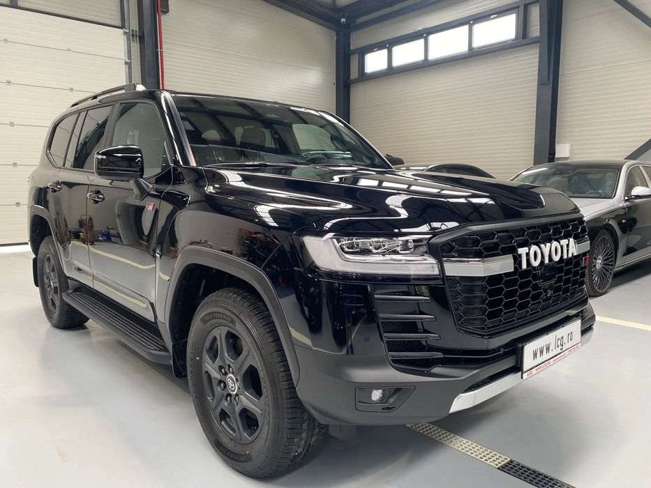 Toyota Land Cruiser 300 Toyota Land Cruiser LC300 GR Sport
