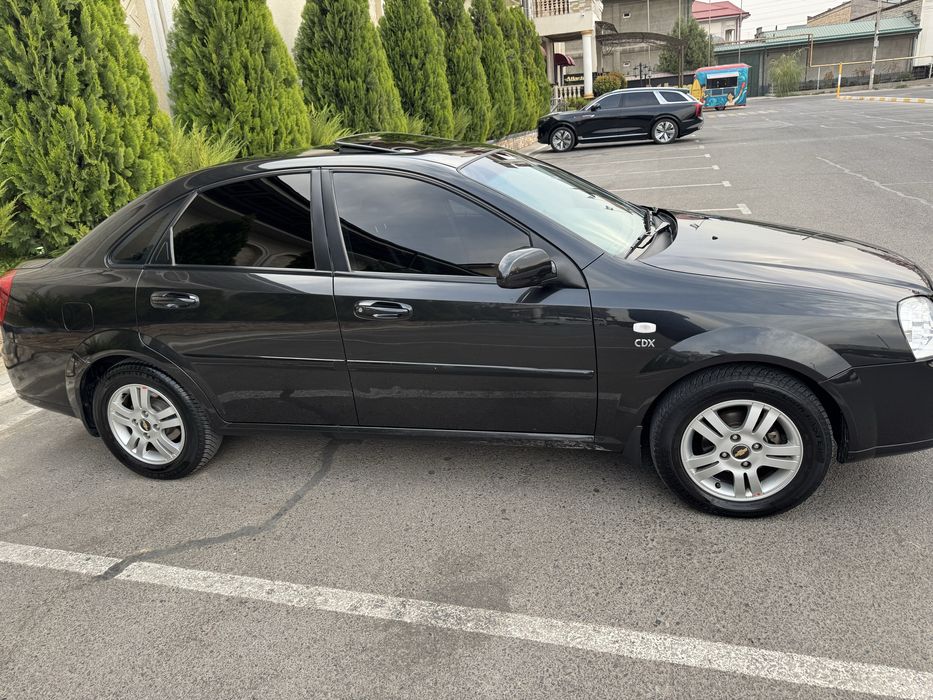 Продаю автомобиль Lacetti